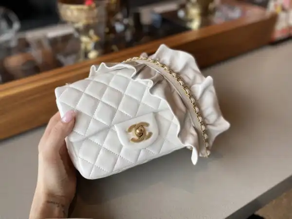 Tony Luxuries CHANEL FLAP BAG 0131