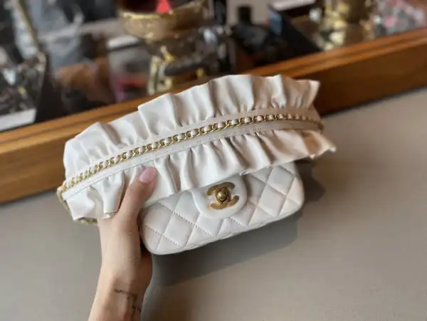 Tony Luxuries CHANEL FLAP BAG 0131