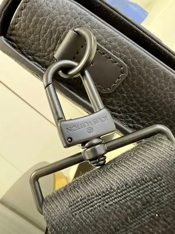 Tony Luxuries LOUIS VUITTON S LOCK BRIEFCASE 0129