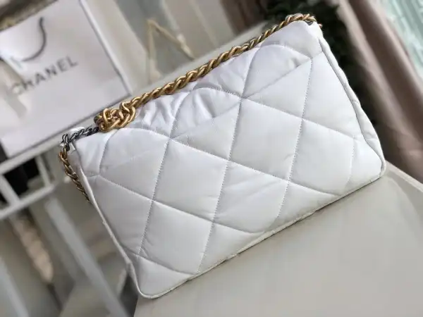 Tony Luxuries CHANEL 19 FLAP BAG 0131