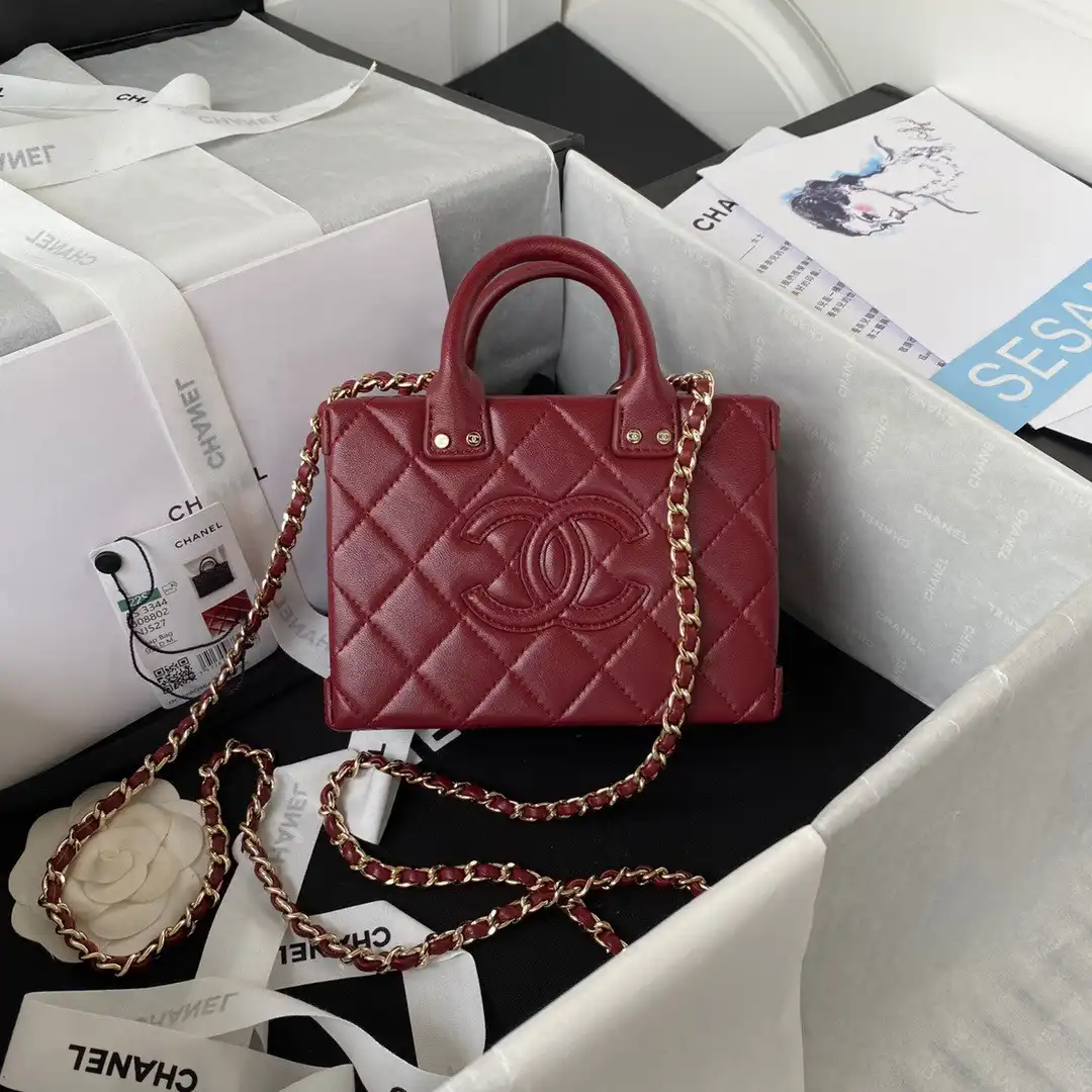 Tony Luxuries CHANEL VANITY CASE 0131