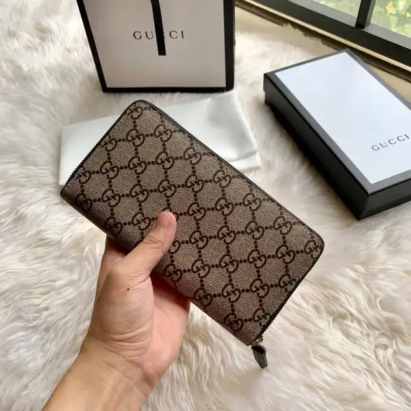 Tony Luxuries GUCCI Bee print GG zip around wallet 0126